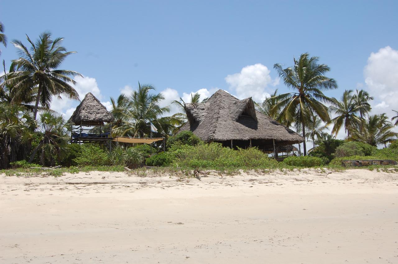 The Beach Crab Resort Pangani Extérieur photo